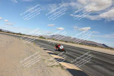 media/Nov-16-2025-Race Pace (Sun) [[8c5fa54630]]/Non Verified Riders (1st 20 Minutes)/3-Turn 3 Inside (11am)/